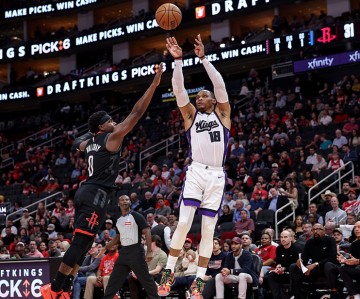 世界杯高清观看-一度领先36分！申京26+13+11创三纪录 休媒：怪物一般的三双贡献