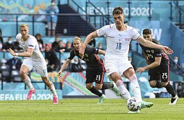 鲜血换来一球一分 希克破门继续捷克迈向晋级线