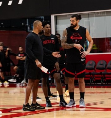 世界杯app下载-火箭队替补席变脸！外线大闸回归，1人再被雪藏，2阵5虎攻防兼备